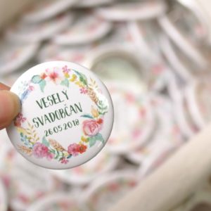 Svadobný odznak alebo magnetka – darček pre svadobčanov farebný kvetinový venček Svadobné odznaky - ELART 5