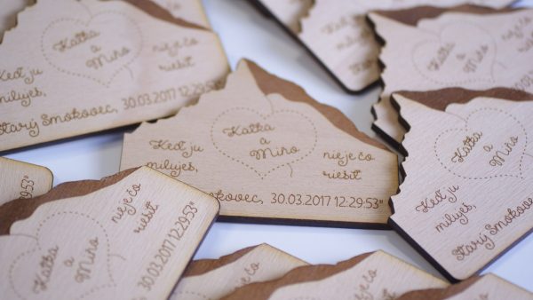 Gravírované drevené svadobné oznámenie Hory Drevené svadobné oznámenia - ELART 9