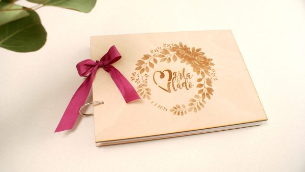 Drevená svadobná kniha hostí romantický venček Svadobné knihy hostí - ELART 11