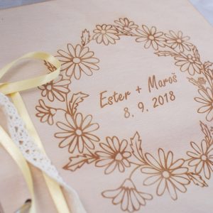 Drevená svadobná kniha hostí margarétky Svadobné knihy hostí - ELART 13 Drevená svadobná kniha hostí margarétky Svadobné knihy hostí - ELART 13