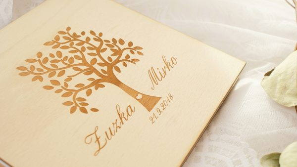 Drevená svadobná kniha hostí strom so srdiečkom Svadobné knihy hostí - ELART 7