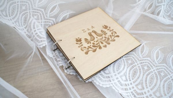Drevená svadobná kniha hostí holubice Svadobné knihy hostí - ELART 6