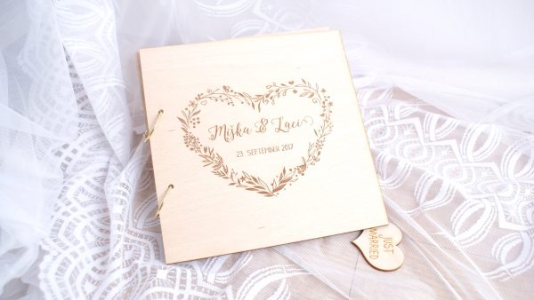 Drevená svadobná kniha hostí srdiečko z lístkov Svadobné knihy hostí - ELART 6